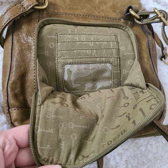 Fossil Carson Olive Green Leather Crossbody‎ - Picture 3 of 5